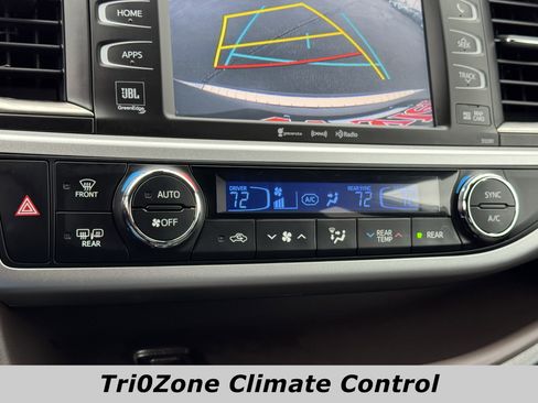 Used 2019 Toyota Highlander Limited image 10