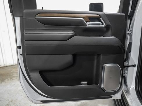 Used 2025 Chevrolet Silverado 3500 High Country w/ High Country Premium Package AWD/4WD image 45