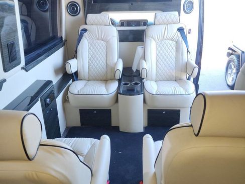 Used 2023 Mercedes-Benz Sprinter 3500 image 19