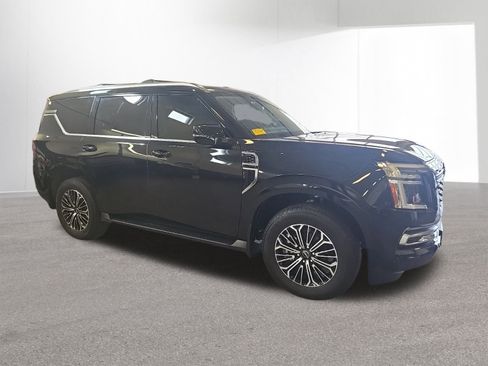 Used 2025 Nissan Armada Platinum image 14