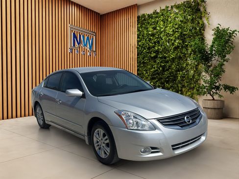 Used 2012 Nissan Altima 2.5 S w/ Convenience Pkg FWD image 1