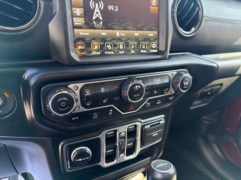 Used 2021 Jeep Gladiator Overland AWD/4WD image 24