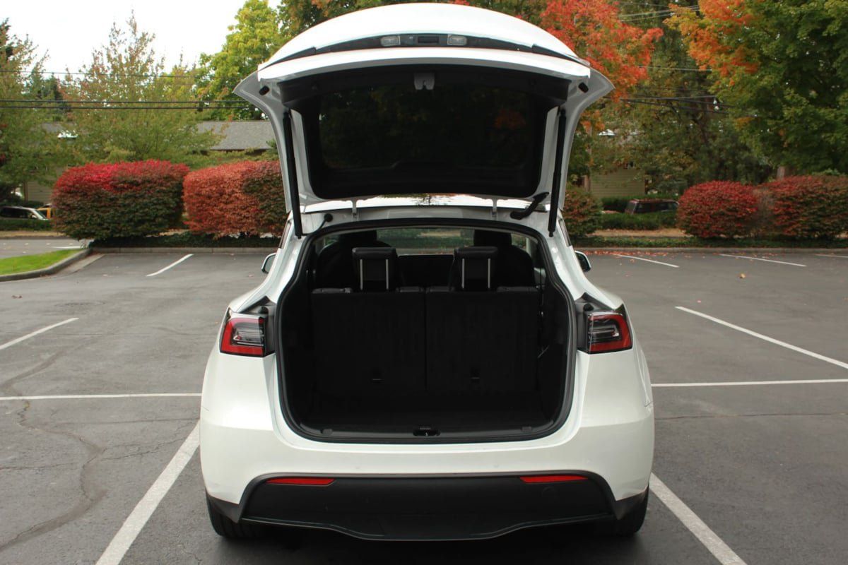 Used 2022 Tesla Model Y Long Range AWD/4WD image 29