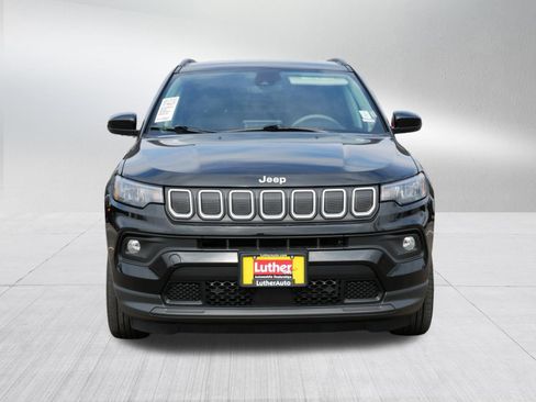 Used 2022 Jeep Compass Latitude image 2