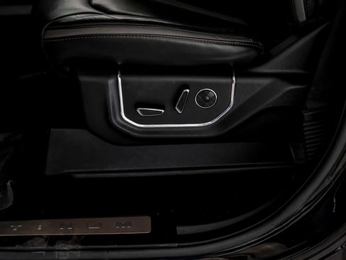 Used 2018 Ford F150 Platinum w/ Equipment Group 701A Luxury AWD/4WD image 27