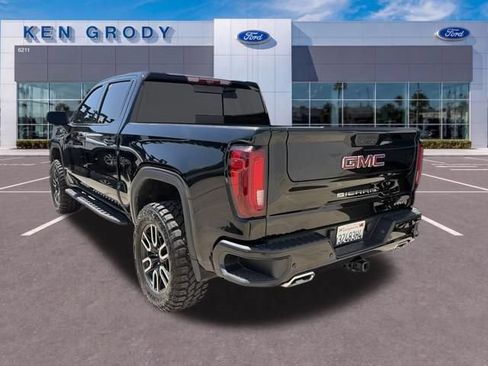 Used 2025 GMC Sierra 1500 AT4 w/ AT4 Premium Package AWD/4WD image 4