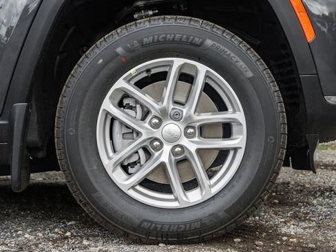 New 2025 Jeep Grand Cherokee L Laredo w/ Luxury Tech Group I image 16