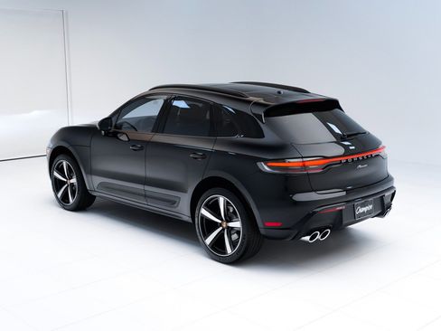 Certified 2023 Porsche Macan AWD/4WD image 3
