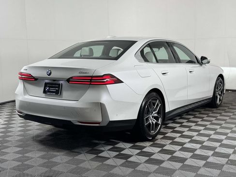 Used 2026 BMW 530i xDrive w/ Premium Package AWD/4WD image 10