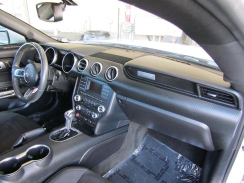 Used 2018 Ford Mustang Coupe image 10