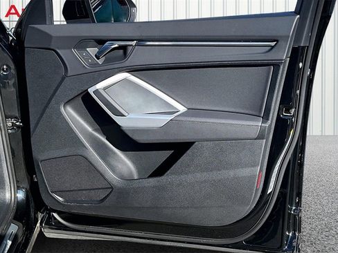 Used 2025 Audi Q3 2.0T Premium w/ Convenience Package image 28