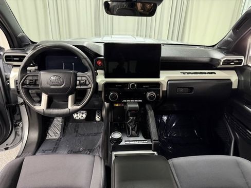 Used 2024 Toyota Tacoma TRD Off-Road image 11