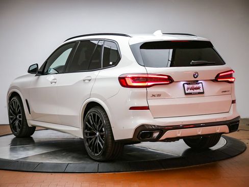 Used 2022 BMW X5 sDrive40i w/ M Sport Package RWD image 2