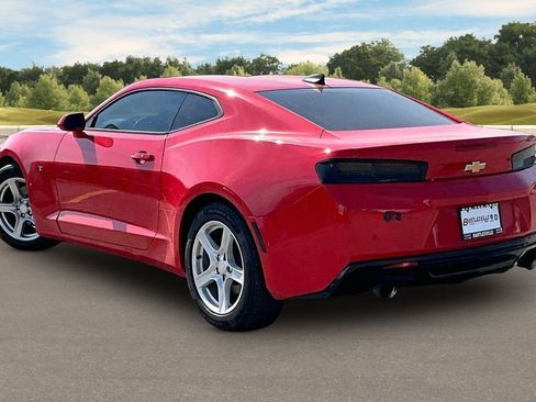 Used 2017 Chevrolet Camaro LT RWD image 10