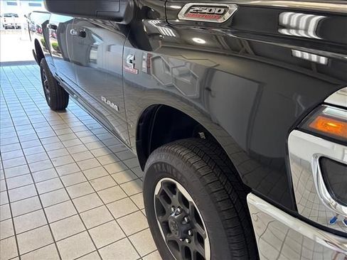 Used 2025 RAM 2500 Laramie AWD/4WD image 26