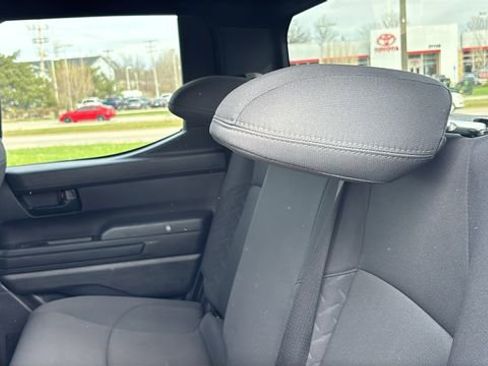 Used 2025 Toyota Tacoma SR5 AWD/4WD image 26