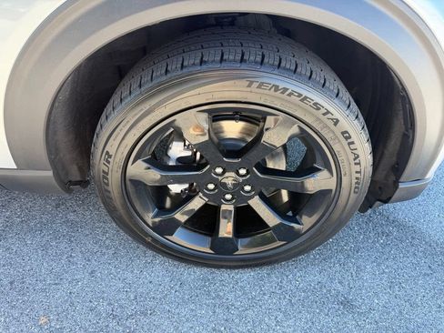 Used 2023 Ford Explorer ST-Line w/ Class IV Trailer Tow Package AWD/4WD image 11