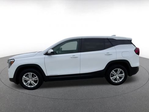 Used 2024 GMC Terrain SLE image 9