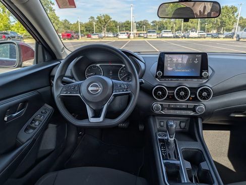Used 2024 Nissan Sentra SV FWD image 3