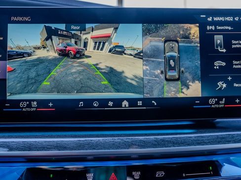 Used 2024 BMW i7 eDrive50 image 11