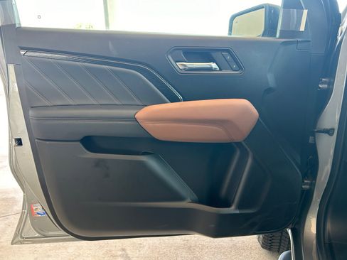 New 2025 GMC Canyon AT4 w/ Nightfall Edition image 26