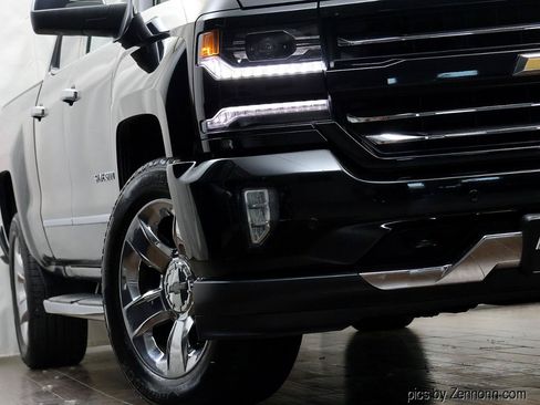 Used 2017 Chevrolet Silverado 1500 LTZ Z71 w/ LTZ Plus Package AWD/4WD image 4