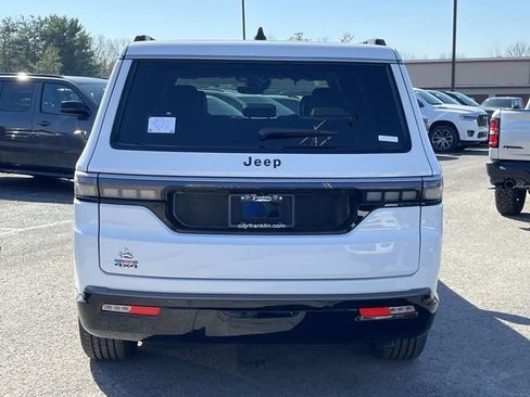 New 2026 Jeep Grand Wagoneer 4WD image 30