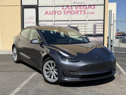Used 2023 Tesla Model 3 Standard Range RWD image 2