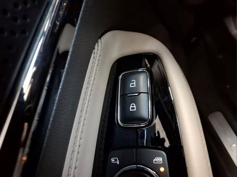 Used 2023 Lincoln Corsair Reserve AWD/4WD image 15