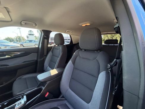 Used 2024 Chevrolet TrailBlazer LT w/ LT Cold Weather Package FWD image 11
