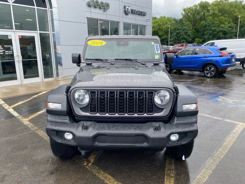 Used 2024 Jeep Wrangler Unlimited Sport AWD/4WD image 8