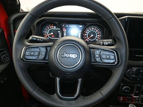 Used 2026 Jeep Gladiator Rubicon AWD/4WD image 13