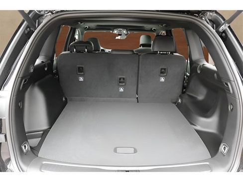 New 2026 Jeep Grand Cherokee Altitude image 17