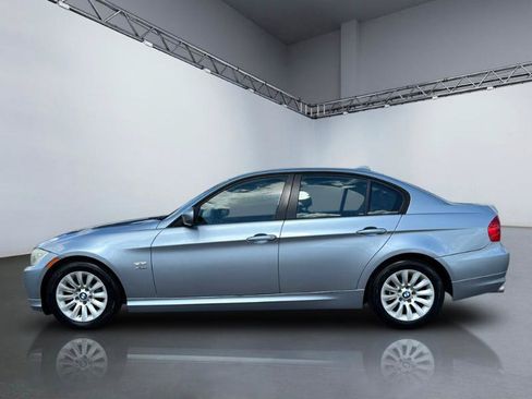 Used 2009 BMW 328i xDrive Sedan AWD/4WD image 2