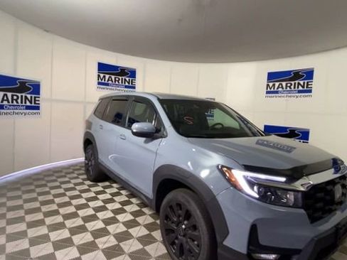 Used 2023 Honda Passport EX-L image 4