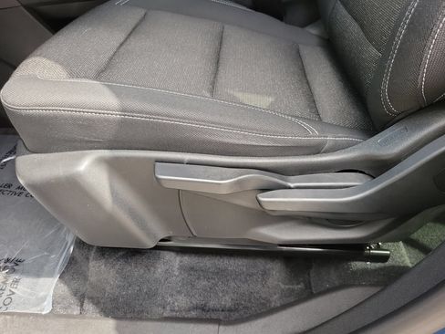 Used 2024 Chevrolet Traverse LS FWD image 14