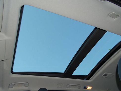 Used 2007 BMW 530xi Wagon image 8