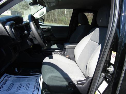 Used 2019 Toyota Tacoma SR w/ SX Package image 11