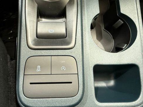 New 2025 Ford Maverick Lariat w/ Black Appearance Package image 39