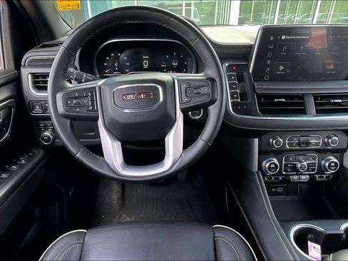 Used 2023 GMC Yukon SLT w/ SLT Luxury Package AWD/4WD image 5