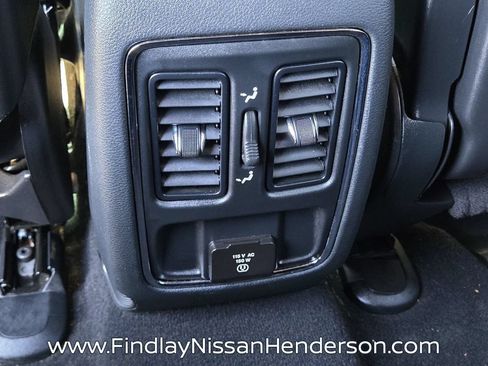 Used 2019 Jeep Grand Cherokee Altitude RWD image 12
