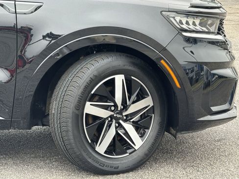 Used 2023 Kia Sorento EX w/ Panoramic Sunroof Package image 12