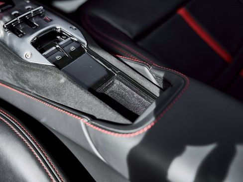 Used 2021 Ferrari SF90 Stradale Base image 59