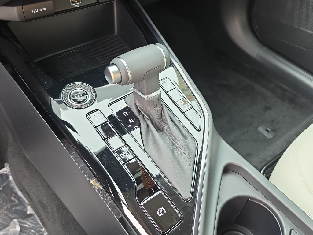 New 2026 Kia Niro EX FWD image 25