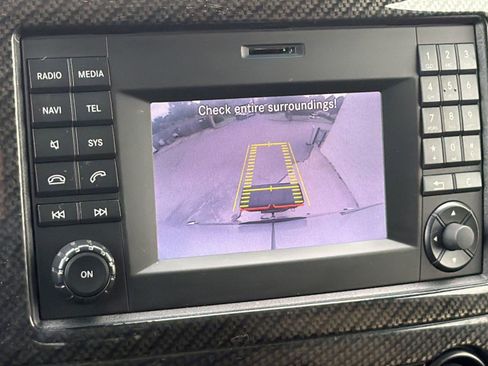 Used 2018 Mercedes-Benz Sprinter 3500 image 28