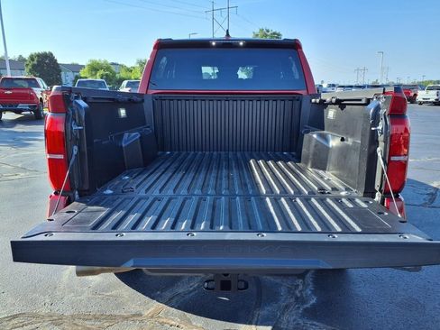 Used 2025 Toyota Tacoma SR5 AWD/4WD image 26