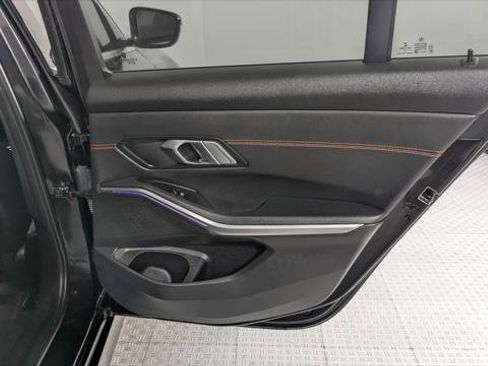 Used 2019 BMW 330i Sedan w/ Premium Package image 21