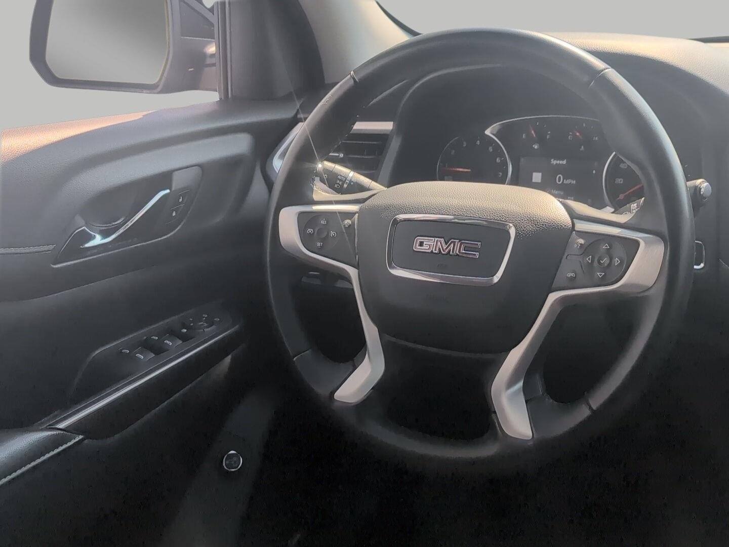 Used 2023 GMC Acadia SLT AWD/4WD image 4