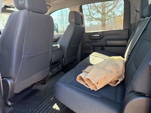 Used 2024 Chevrolet Silverado 2500 Custom w/ Custom Value Package image 9