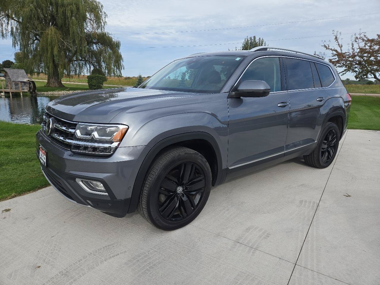 Used 2019 Volkswagen Atlas SEL Premium AWD/4WD image 1